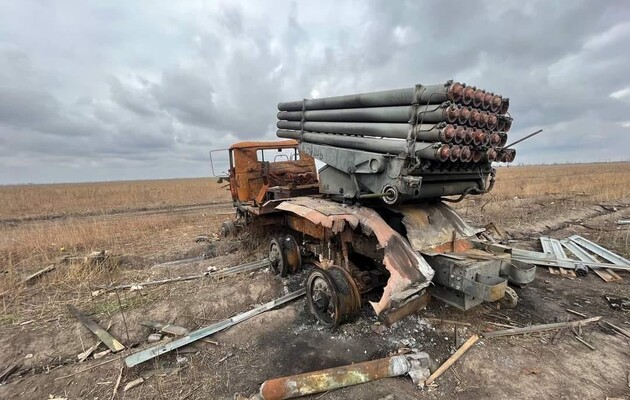 Втрати ворога: напередодні ЗСУ збили російський літак і ліквідували понад 600 вояків