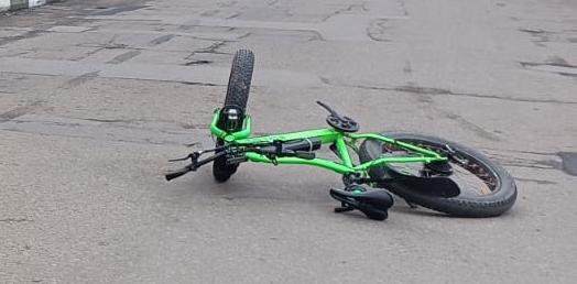 У Стрию водій мікроавтобуса збив велосипедиста: його госпіталізували