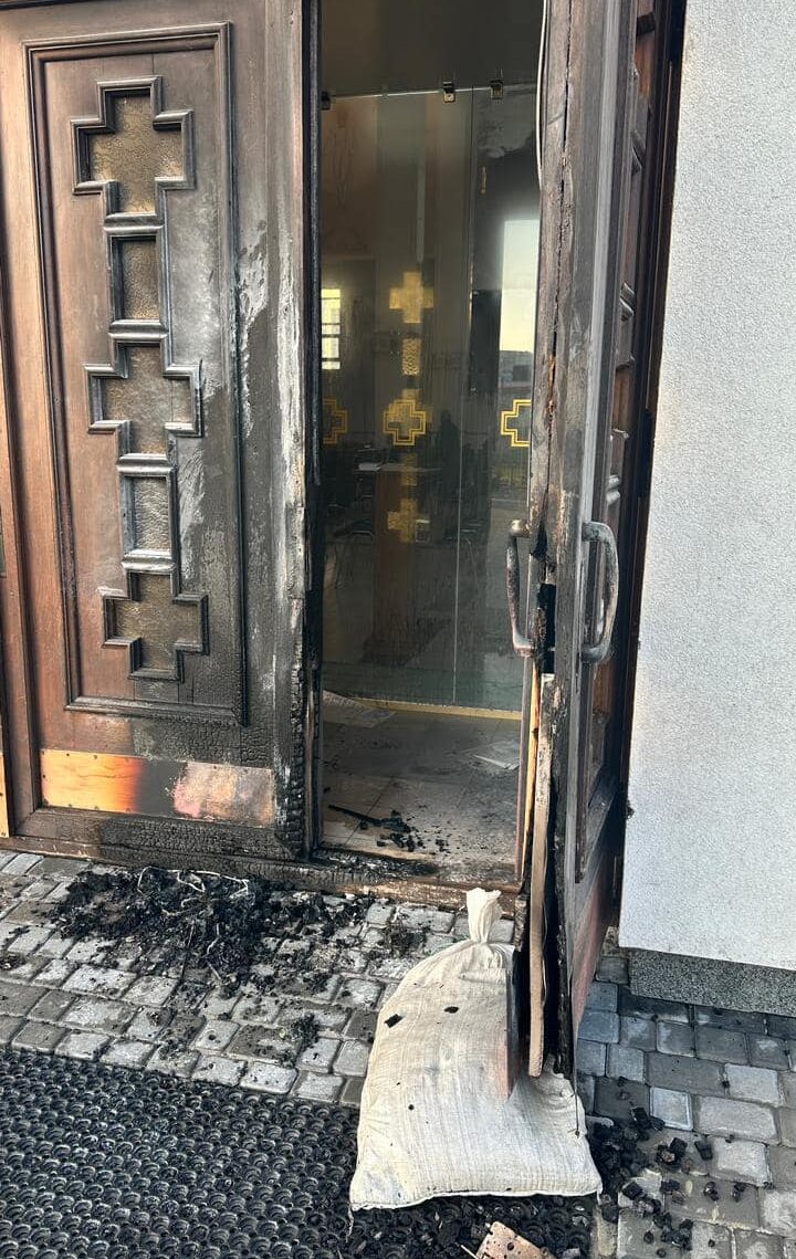 «Це останні конвульсії «русского міра»», – мер Львова про підпал церкви УГКЦ на Сихові