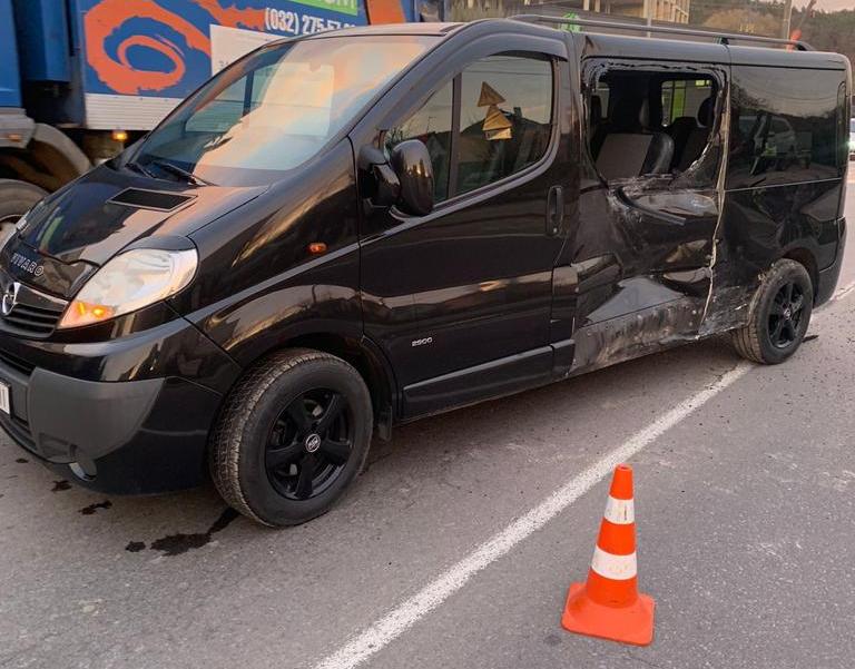 На Яворівщині не розминулись авто та мотоцикл: постраждав підліток, який був за кермом