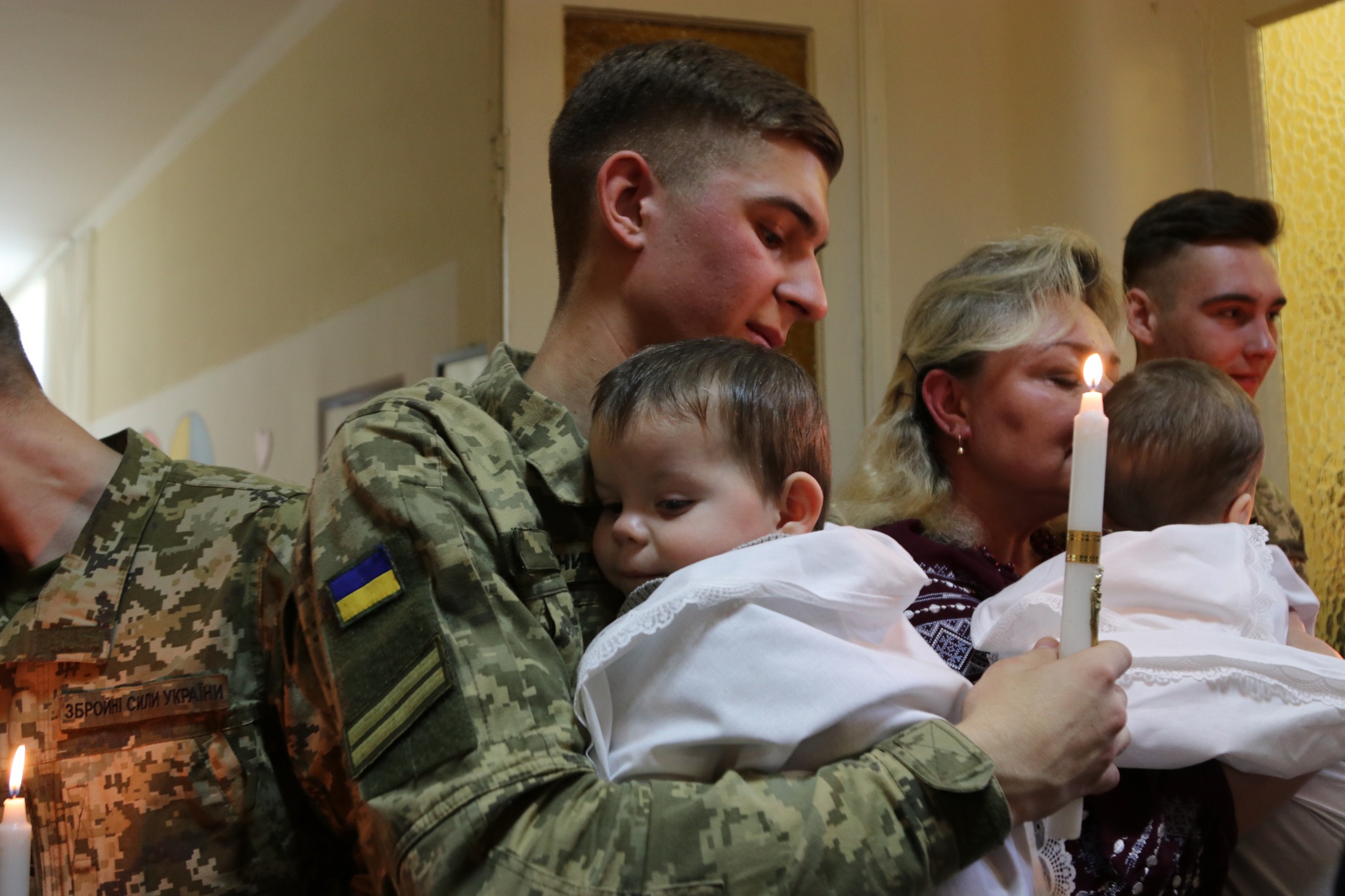 Курсанти Національної академії сухопутних військ стали хрещеними батьками для 16 сиріт з Луганщини