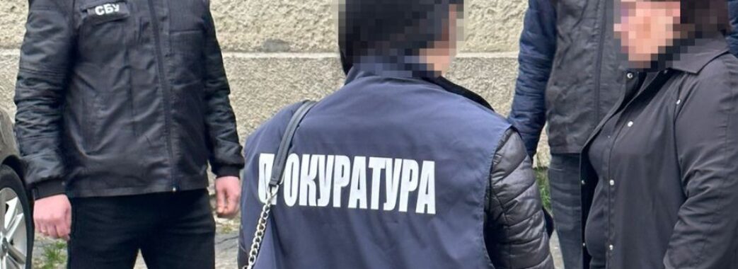 На Львівщині викрили на хабарі інспекторку податкової