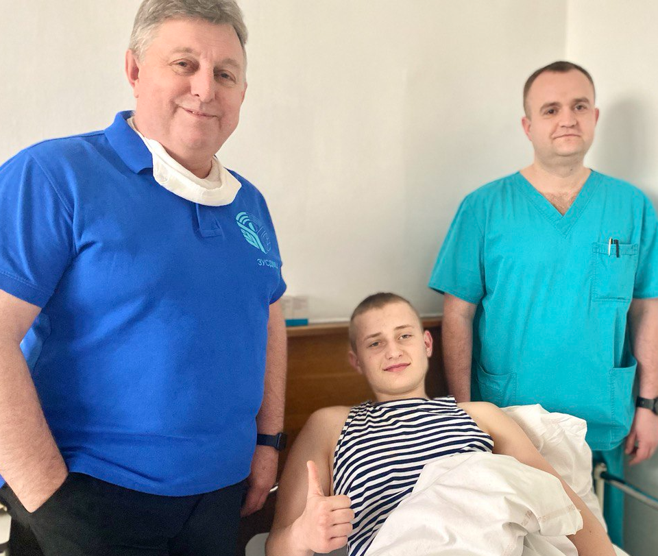 У Львові медики прооперували 15-річного хлопця із Самбріщини, у якого була пухлина кісток тазу