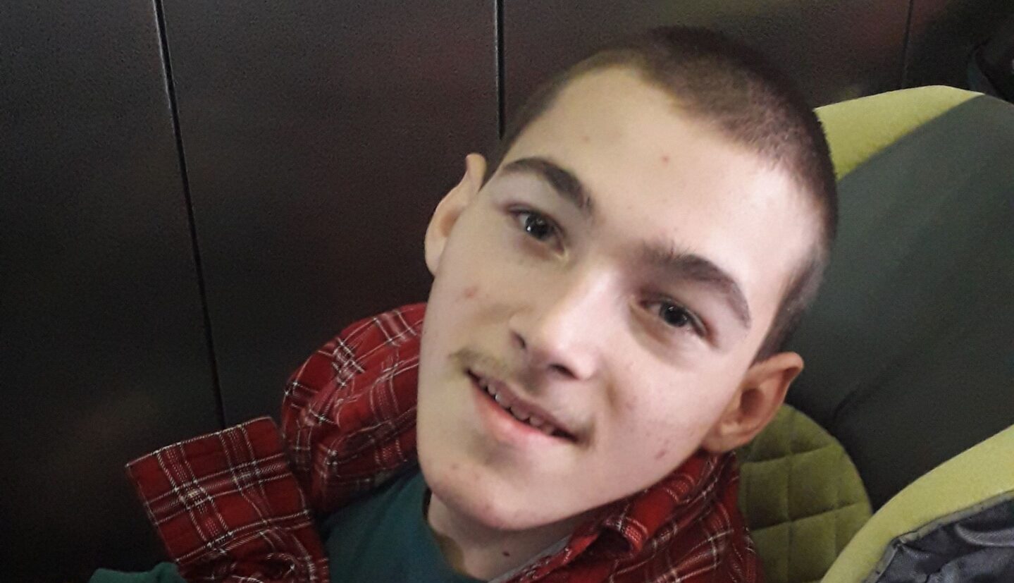 Після реабілітації у 22 роки зміг повноцінно сидіти: Владиславові зі Стебника необхідна фінансова підтримка