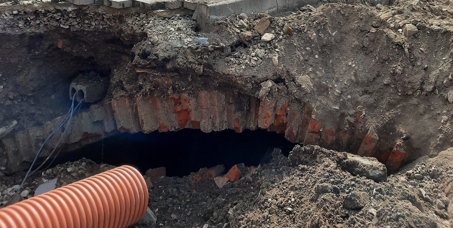 В Добромилі під час ремонту дороги виявили археологічну знахідку: що саме знайшли, з’ясовують фахівці