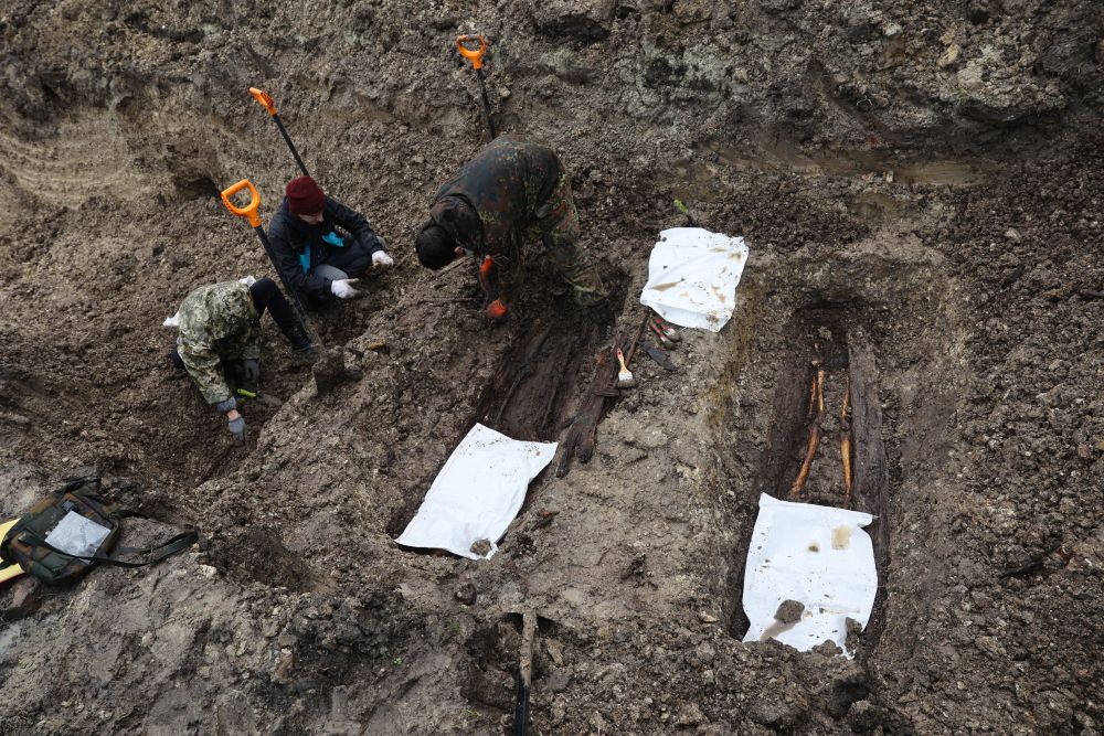 На Личаківському військовому кладовищі у Львові ексгумують останки часів Другої світової війни