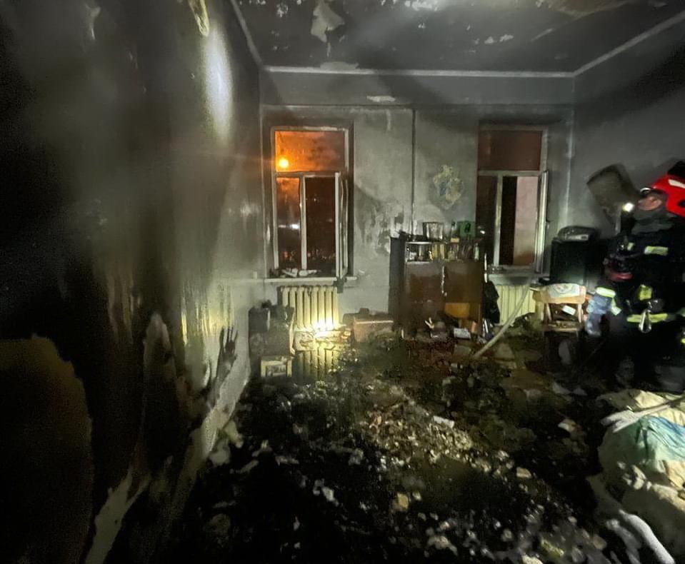 У Львові з пожежі врятували троє людей