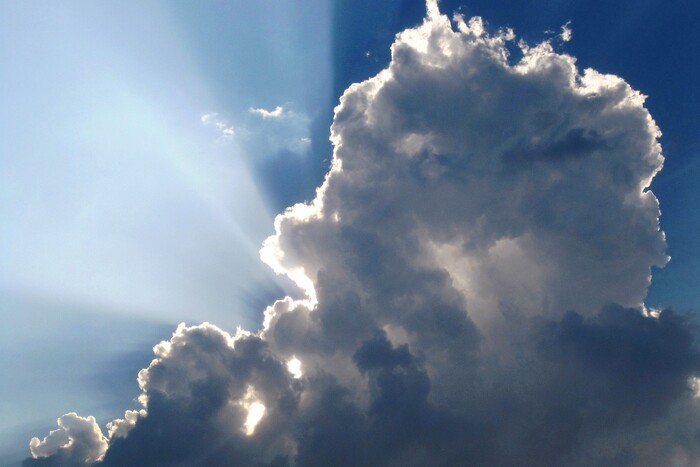 Вдень до 17° тепла, а вночі можливі заморозки: синоптики розповіли, якою буде погода 21 квітня