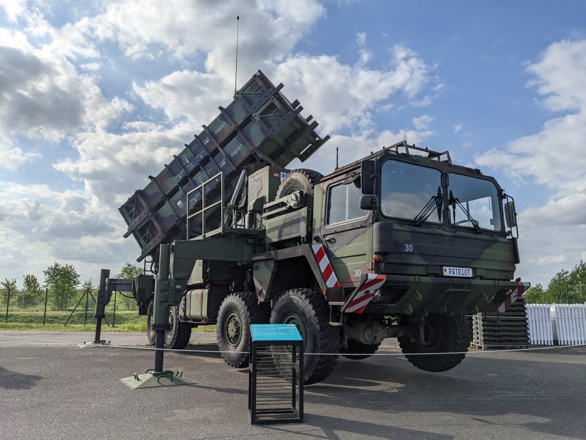 Небо стає більш безпечним: в Україну прибули ЗРК Patriot – Резніков