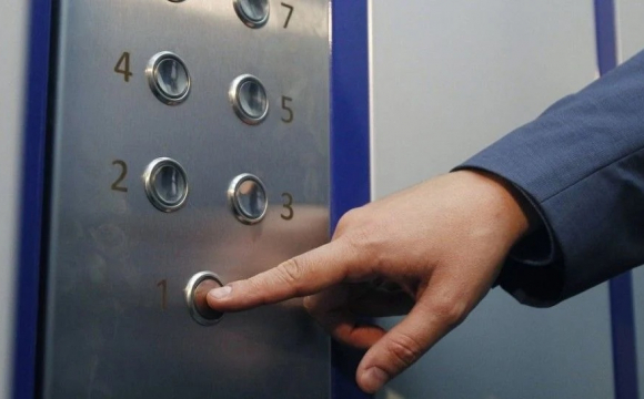 У Львові в ліфті знайшли тіло 47-річної жінки