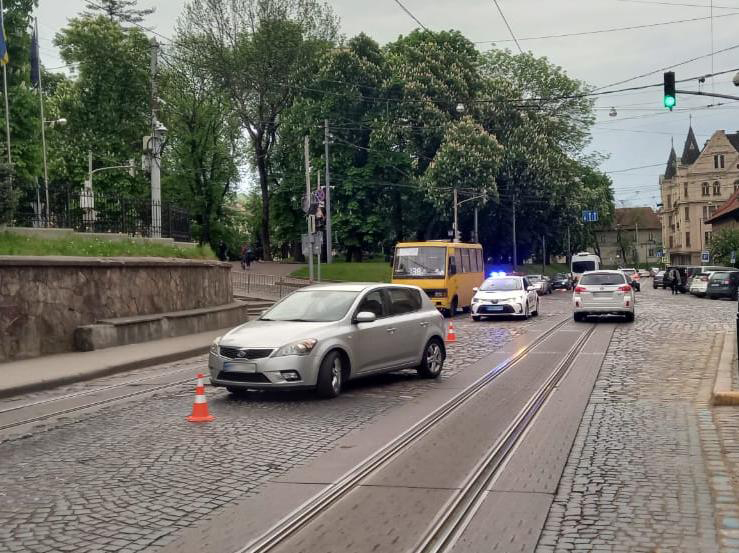 Вчора на Самбірщині та у Львові під колеса авто потрапили діти