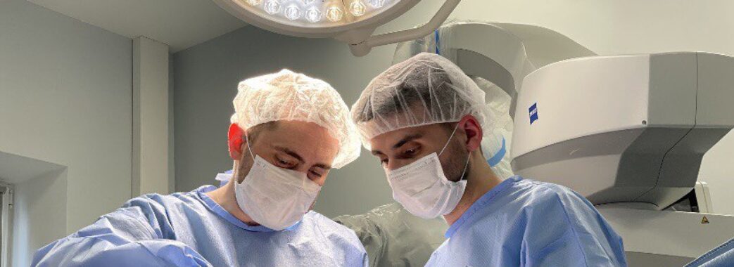 У Львові вперше провели операцію із пробудженням дорослій людині