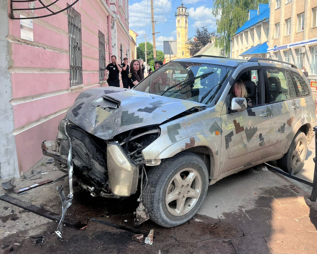 У Яворові п’яна водійка збила поліцейську: її госпіталізували