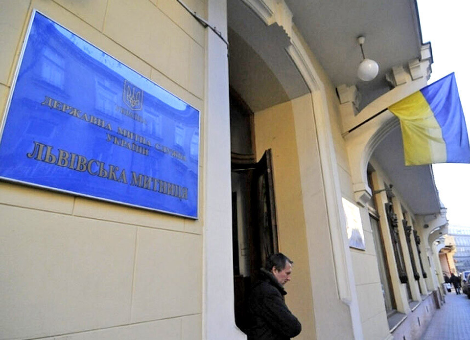 На ПП “Шегині” та у Головному офісі Львівської митниці тривають обшуки