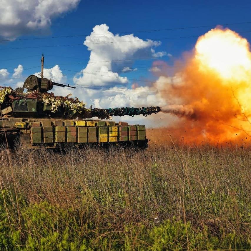 Втрати ворога: мінус 450 окупантів і 3 бойові броньовані машини за добу