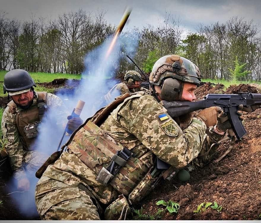 Втрати ворога: напередодні знищено 13 російських артилерійських систем і 650 окупантів