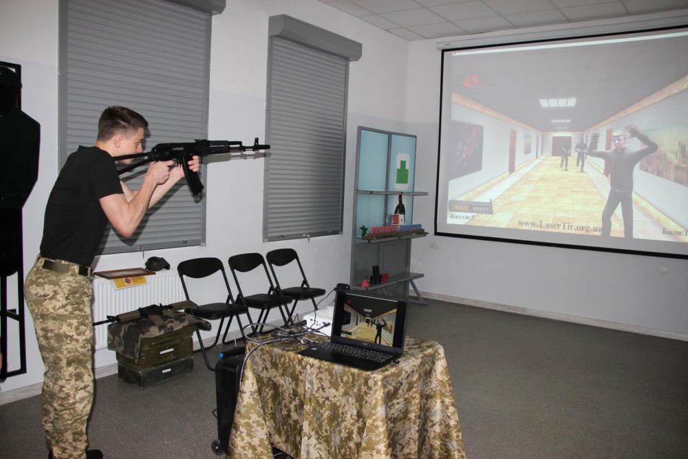 Для школярів у Львові відкрили гуртки з кульової стрільби, самозахисту та домедичної підготовки