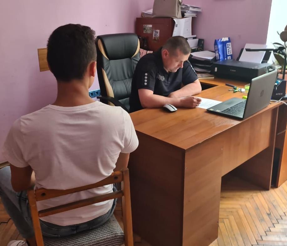 Ошукав 16-річного підлітка: мешканця Львівщини судитимуть за шахрайство