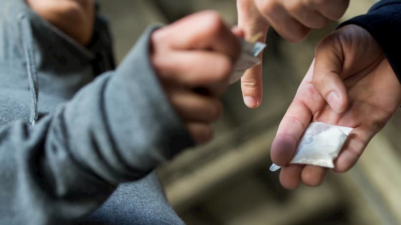 Викрили «на гарячому»: жителя Золочева підозрюють у продажі наркотиків