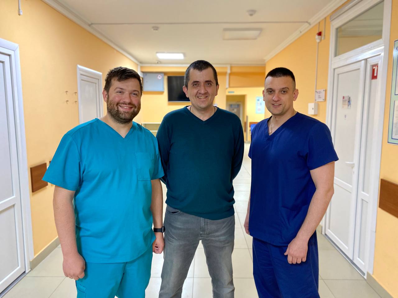 Не міг їсти та ходити в туалет: у Львові прооперували 39-річного чоловіка із вадою кишківника