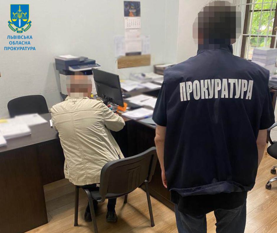 Двох директорів лісгоспів на Самбірщині підозрюють у вирубці дерев на понад 2 млн грн