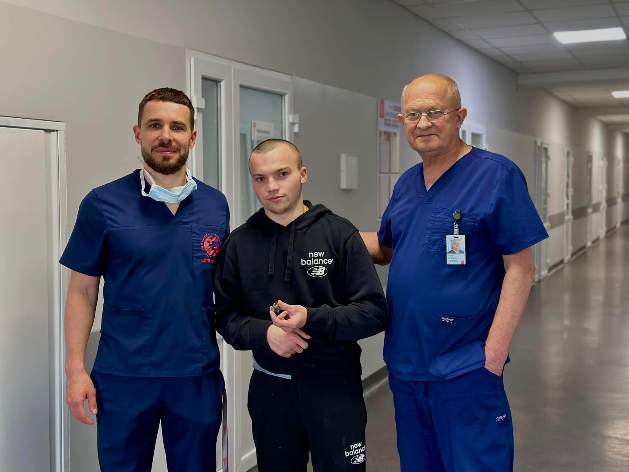 У Львові медики врятували 22-річного захисника з осколком у печінці