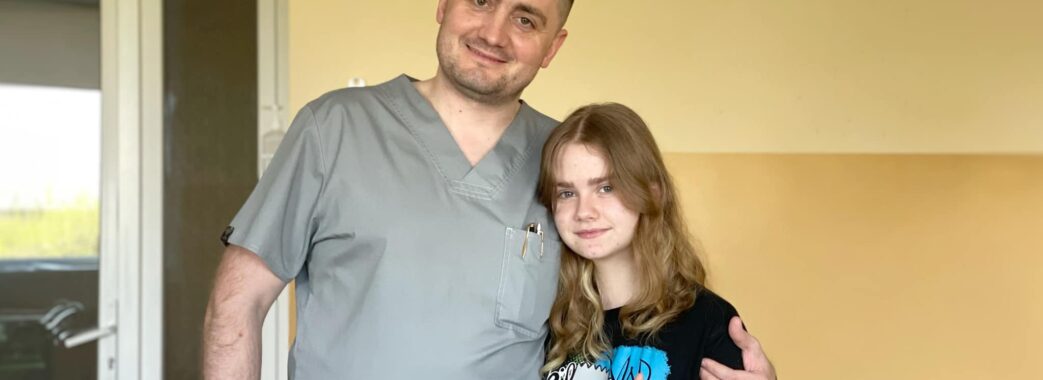 У Львові 15-річній дівчині видалили жирову пухлину у спинному мозку