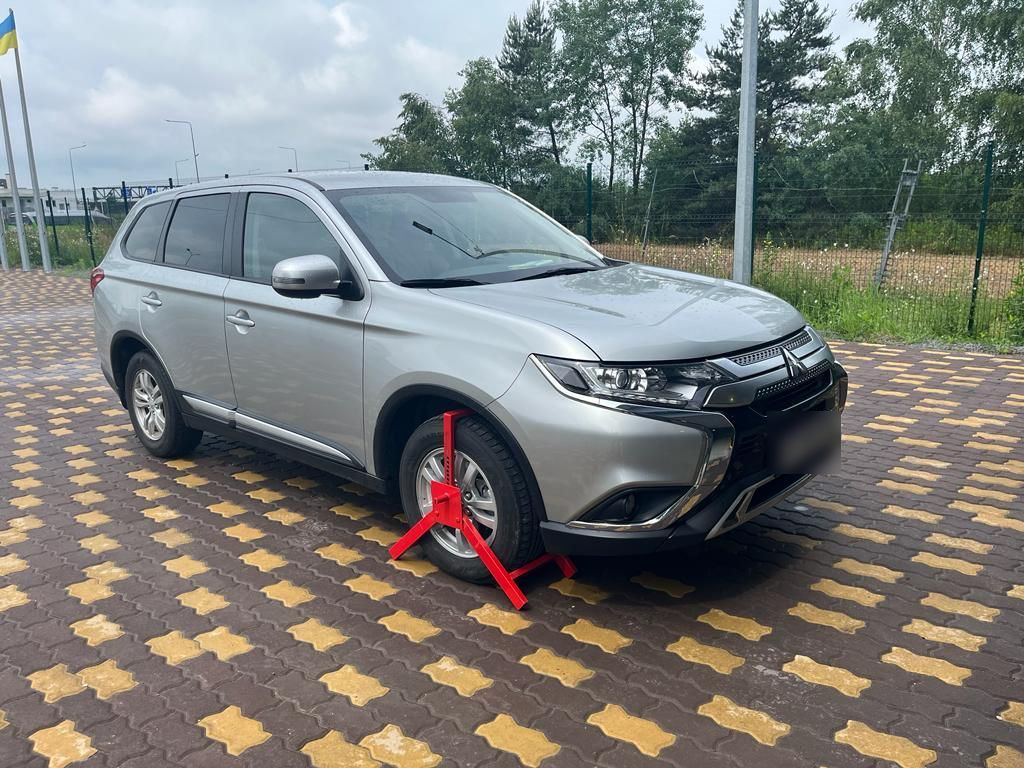 На польському кордоні зупинили автомобіль, який рік був у міжнародному розшуку