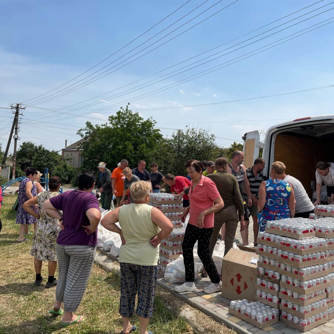 Українці надіслали сотні тонн гуманітарної допомоги жителям підтоплених територій