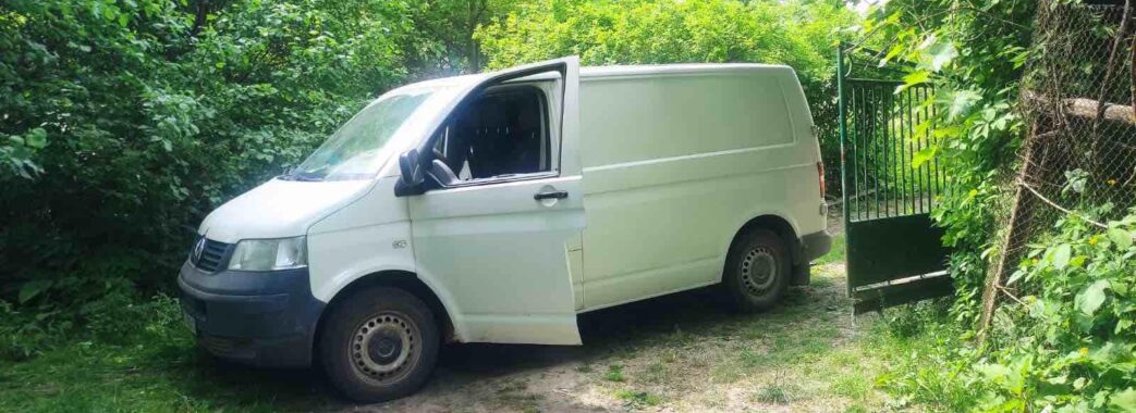 На Золочівщині водій мікроавтобуса збив свою дружину: жінку забрали в реанімацію