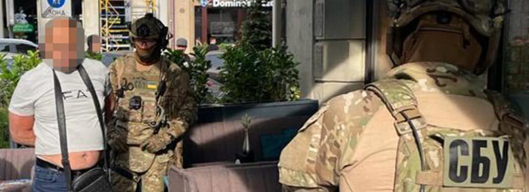 У Львові затримали лідера банди рекетирів, які “вибивали” гроші у жителів області