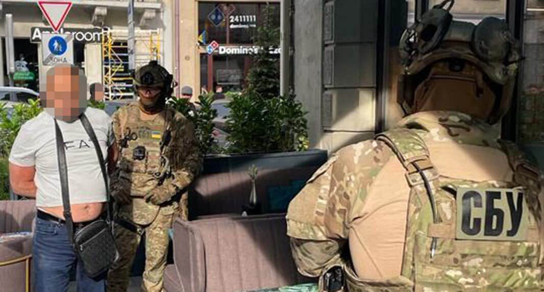 У Львові затримали лідера банди рекетирів, які “вибивали” гроші у жителів області