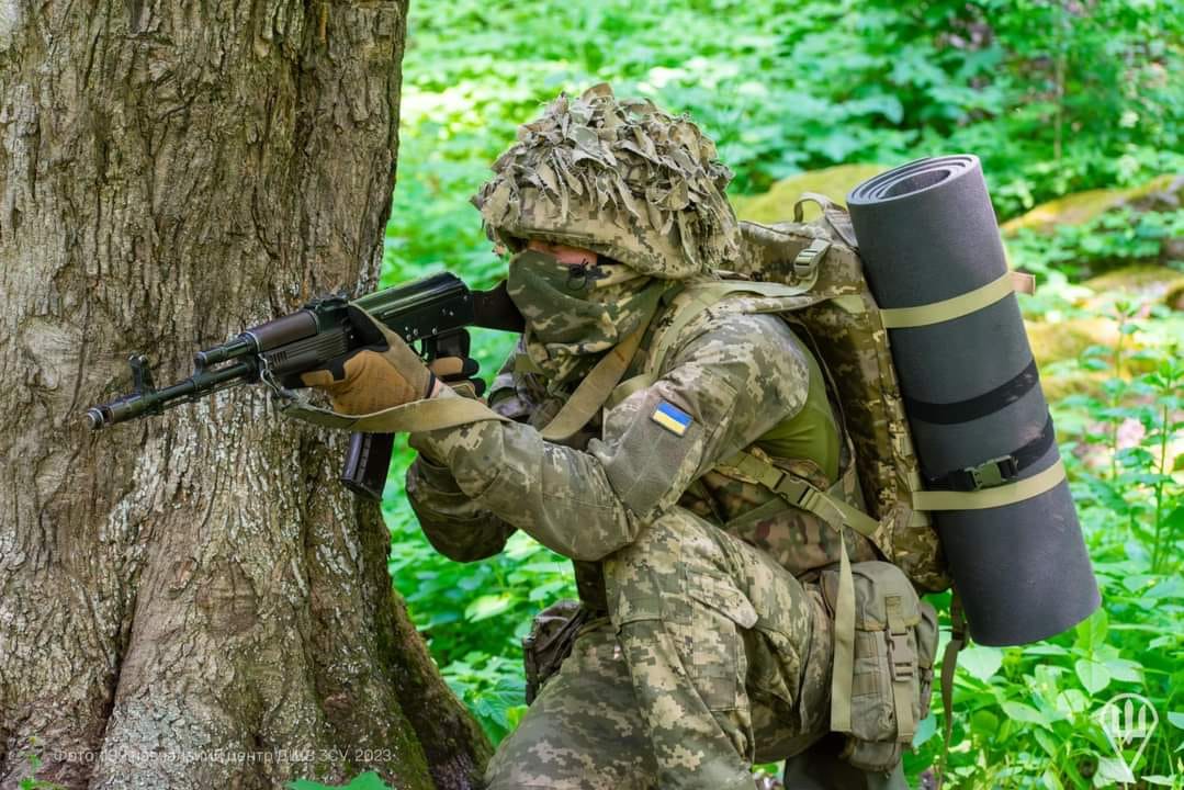 Втрати ворога: ЗСУ напередодні відмінусували ще майже 900 росіян