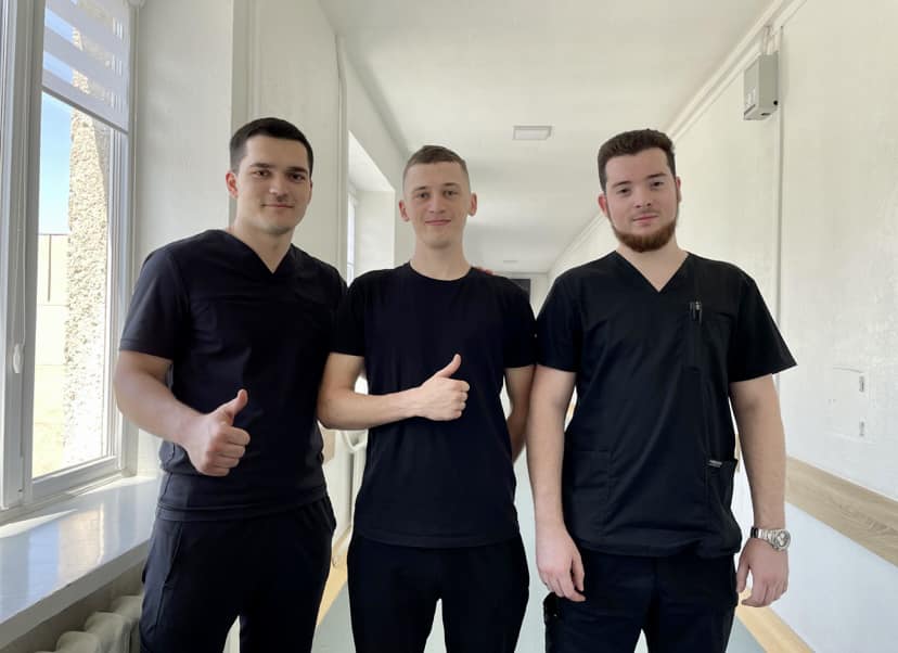 У Львові хірурги врятували 21-річного хлопця, який через ДТП ледь не втратив можливість ходити