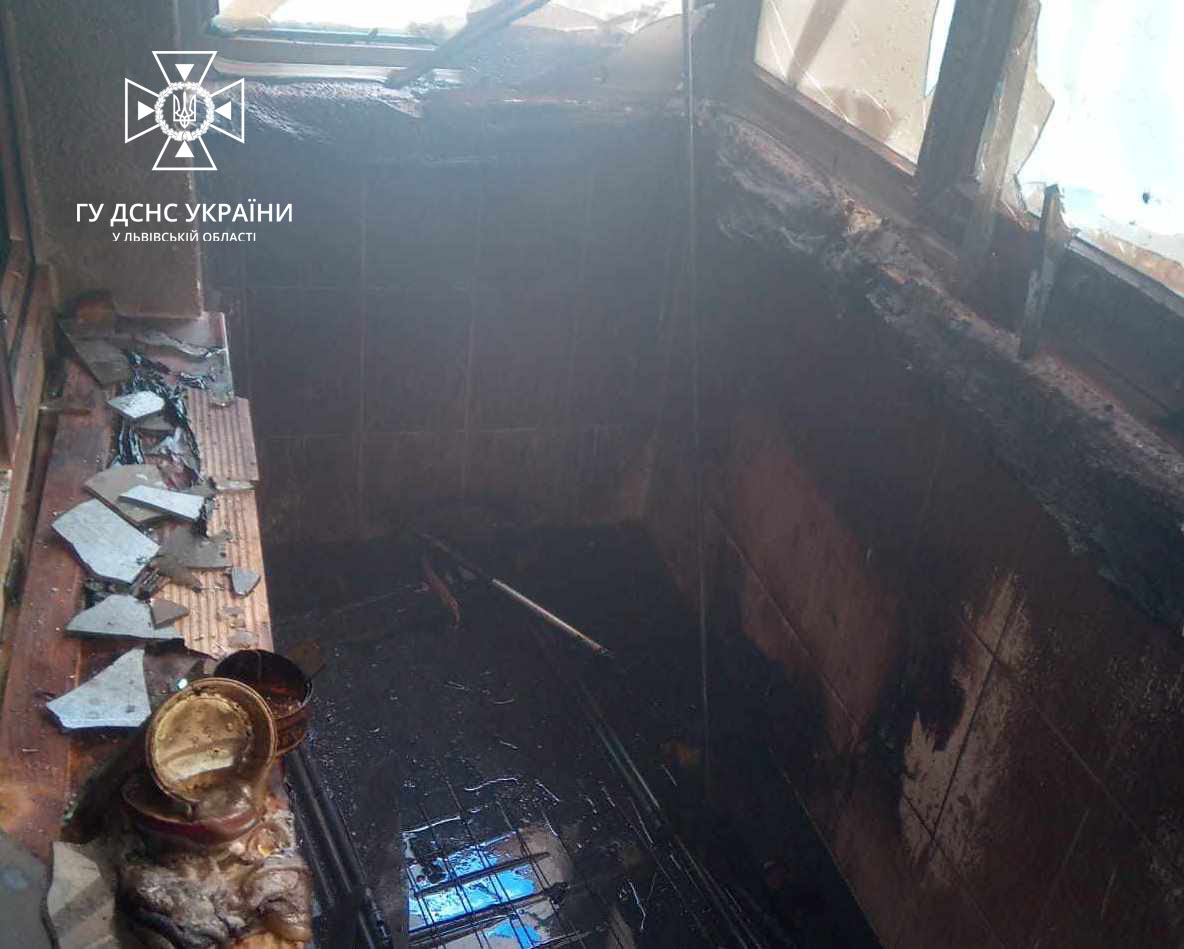 Через пожежу на балконі багатоповерхівки у Львові ледь не загинула літня жінка