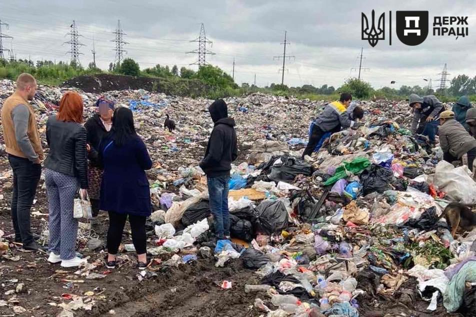 На Львівщині підприємець незаконно використовував дітей для роботи