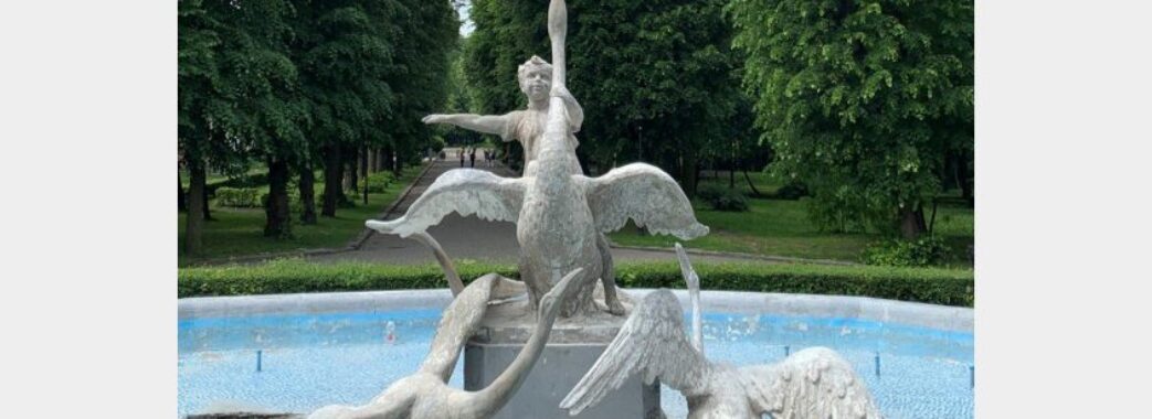 Знищили самі відвідувачі: у Львові завершують реставрацію фонтану «Івасик-Телесик»