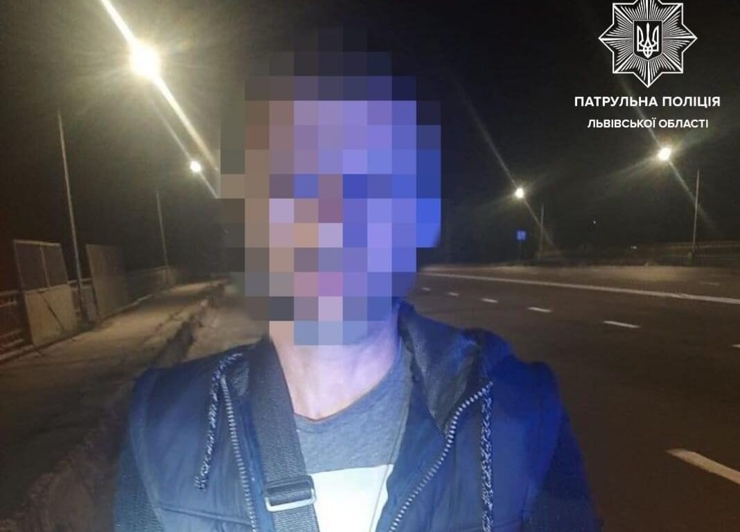 Взяв викликати таксі і втік: у Львові зловмисник викрав у 18-річної дівчини телефон