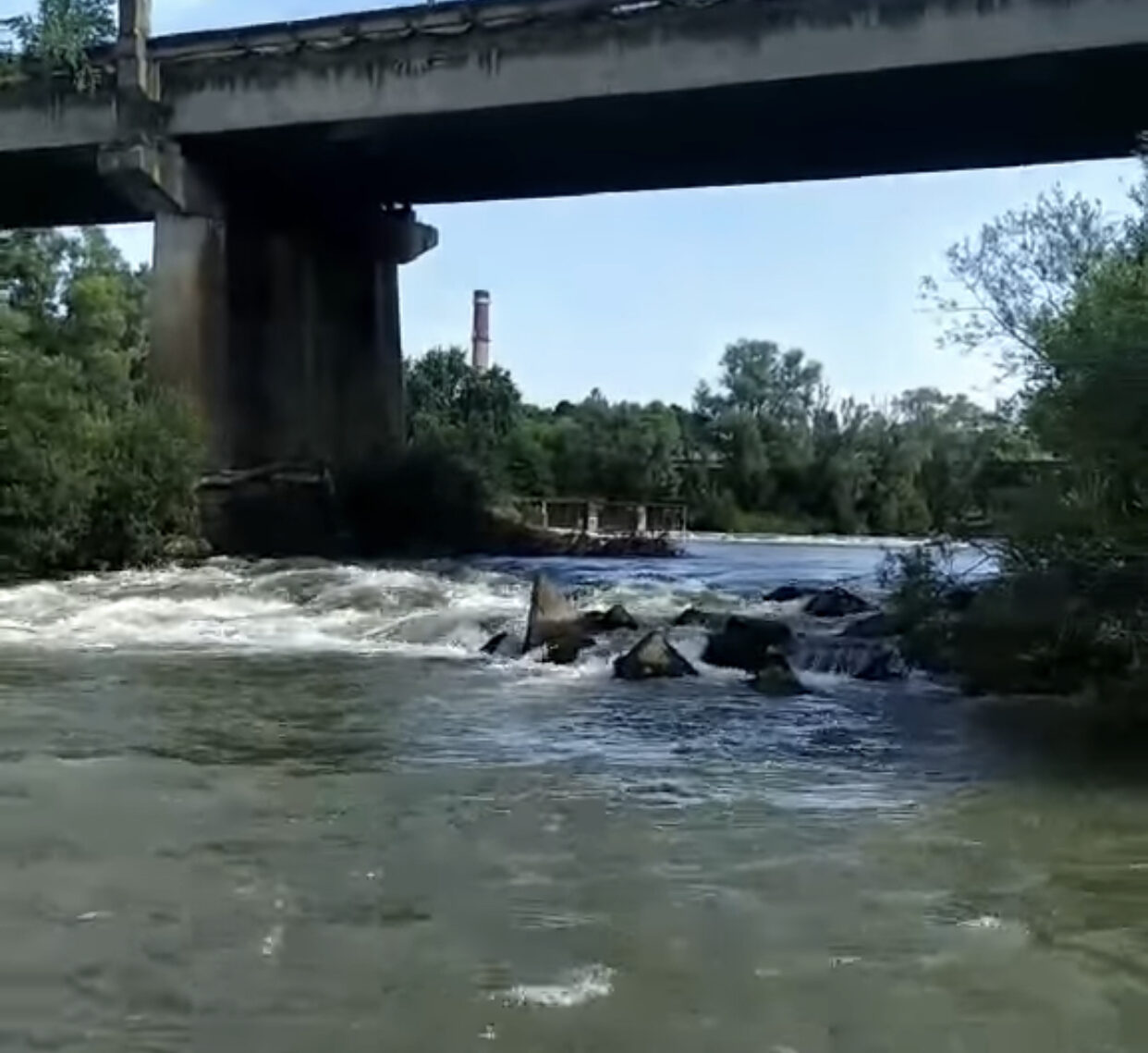 На Львівщині у річці Стрий шукають тіло 18-річного хлопця