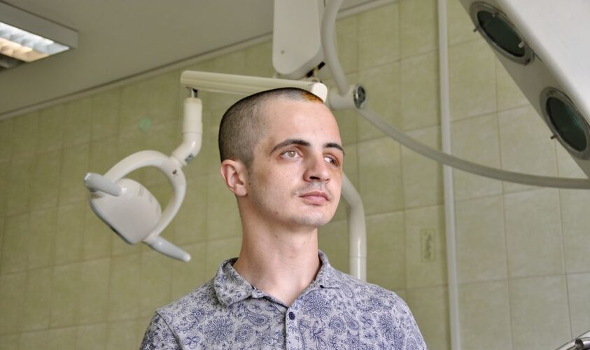 Львівські хірурги провели складну операцію на обличчі воїна з Яворова