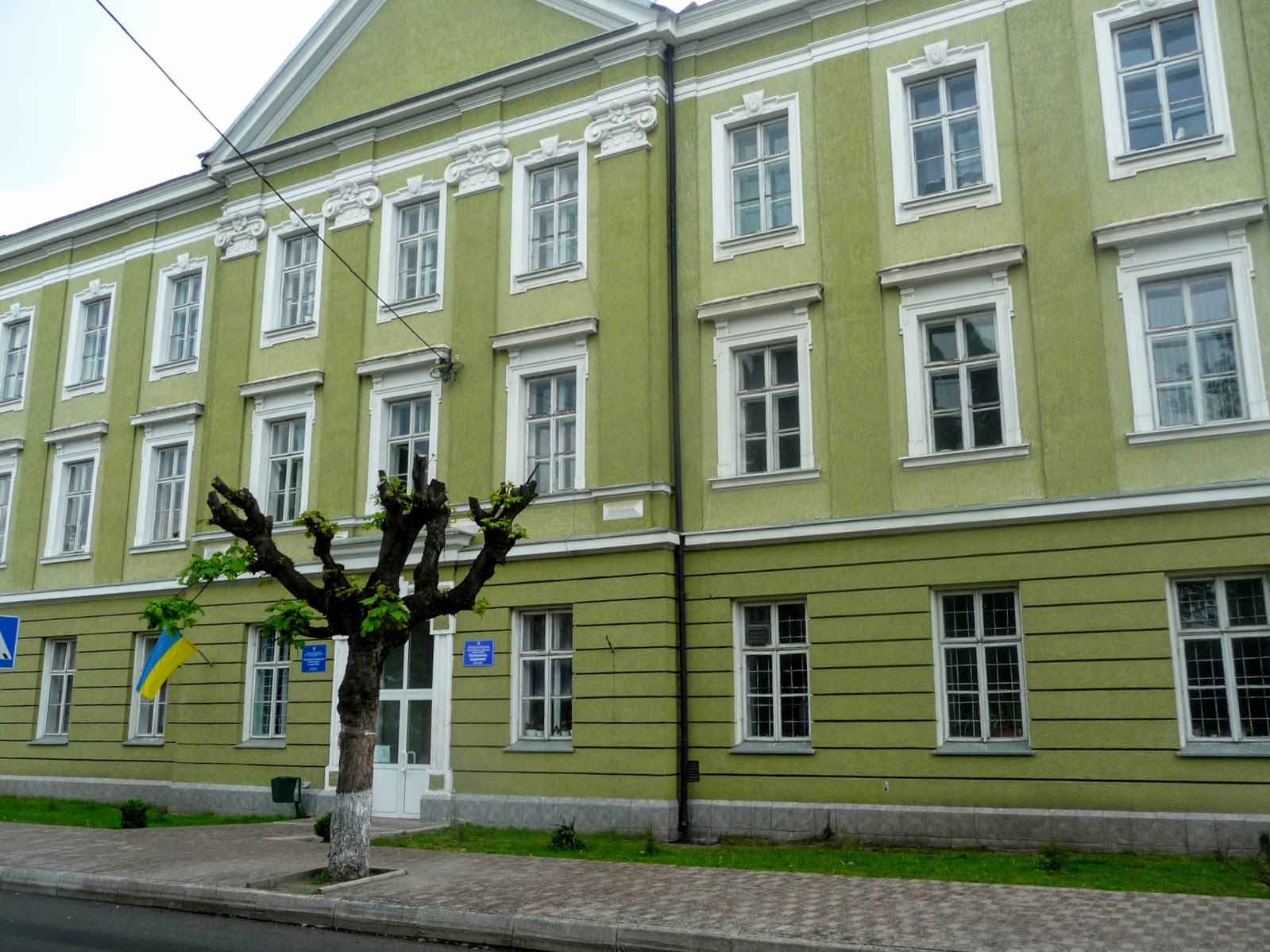 5,6 тисяч доларів за “інвалідність”: старосамбірських медиків викрили на хабарництві (фото)