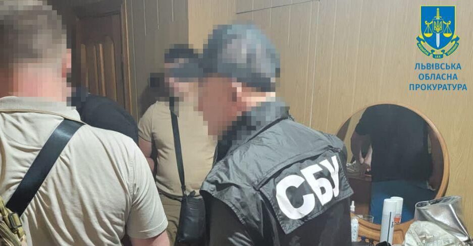 Принижував ЗСУ та виправдовував росіян: СБУ затримала блогера із Дрогобича (ВІДЕО)