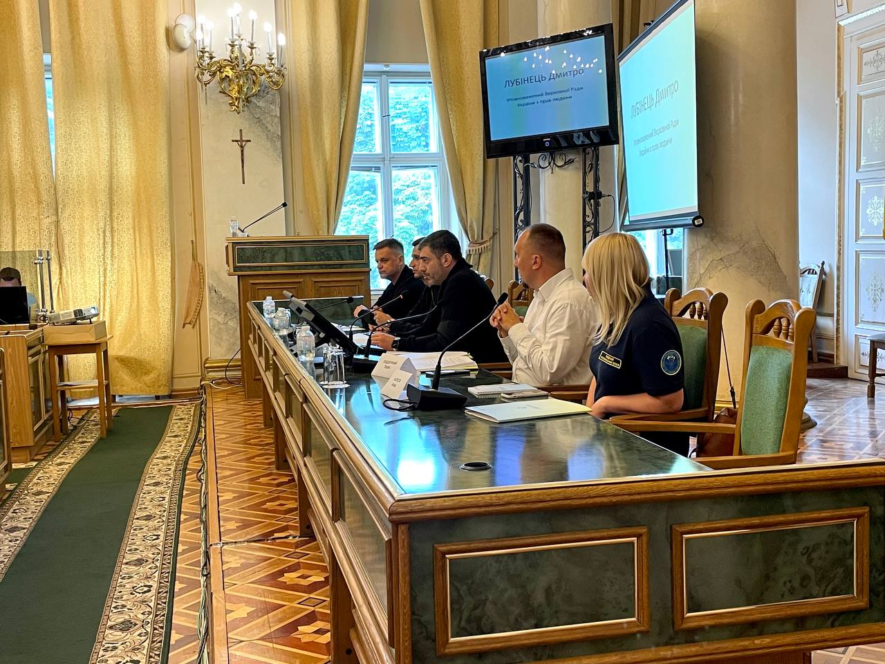 Родини військовополонених з Яворівщини зустрілись з Дмитром Лубінцем