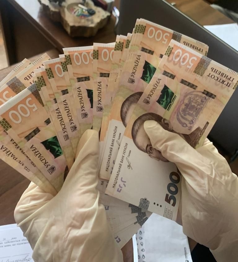 У Червонограді затримали заступника мера та директора комунального підприємства, які вимагали хабар у підприємців