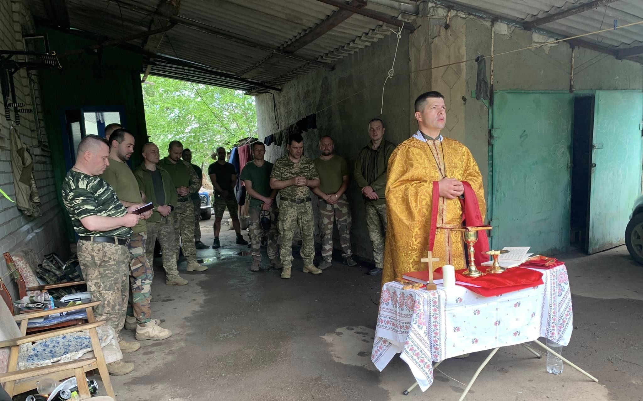 «Це буде не просто машина, а міні капличка на колесах»: капелану з Самбірщини збирають на автівку