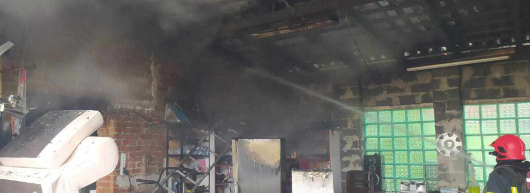 В неділю у Сокільниках сталась пожежа в гаражі