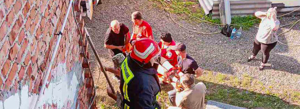 На Львівщині 21-річний чоловік зламав хребет, впавши в горища