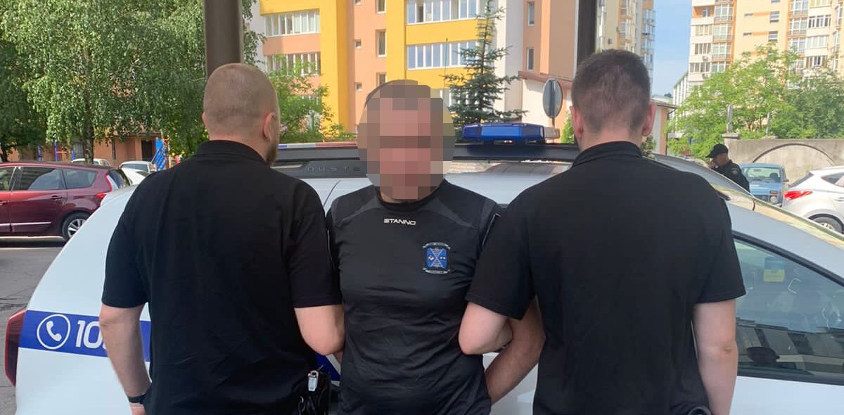 Львів’янин випив алкоголю і вирішив “замінувати” будинок. Його затримали правоохоронці