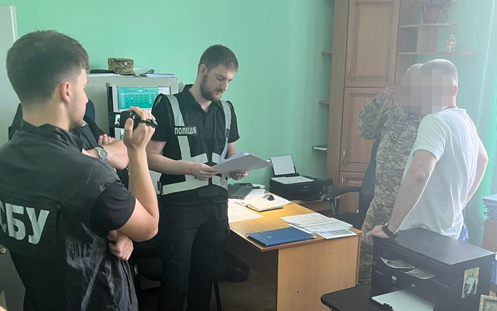 У Львові посадовець військового госпіталю вимагав хабар від пораненого військовослужбовця