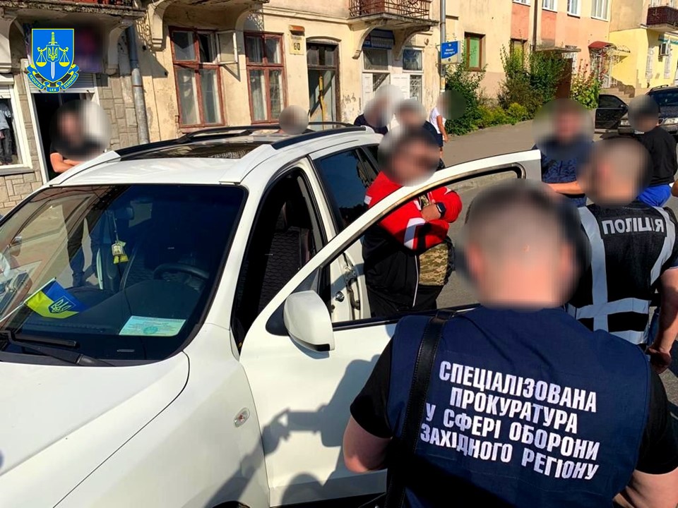 На Львівщині затримали посадовця районного ТЦК